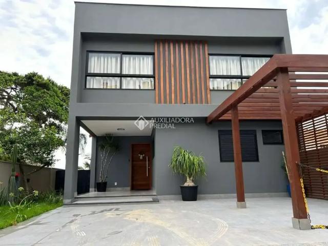 Casa / Sobrado para Venda em Palhoça/SC Praia de Fora 5 Quartos