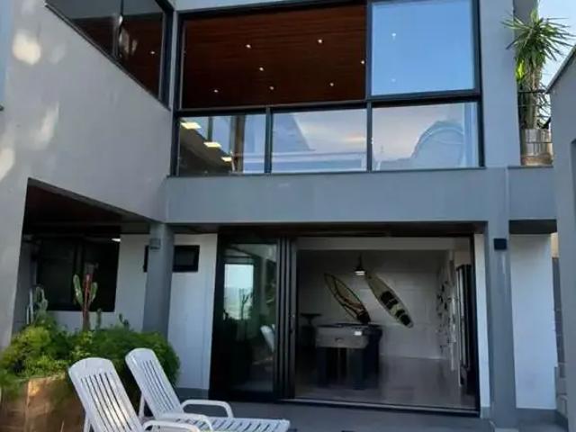Casa / Sobrado para Venda em Palhoça/SC Praia de Fora 5 Quartos