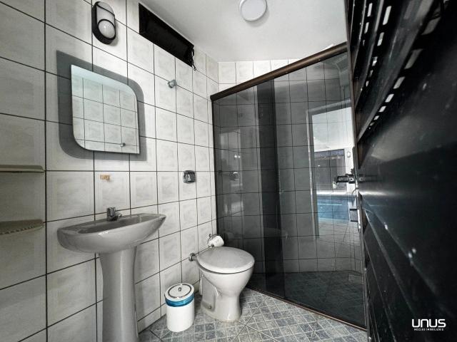 Casa / Sobrado para Venda em Palhoça/SC Praia de Fora 8 Quartos