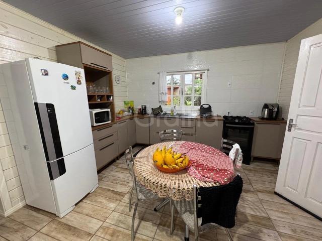 Casa / Sobrado para Venda em Palhoça/SC Praia de Fora 2 Quartos