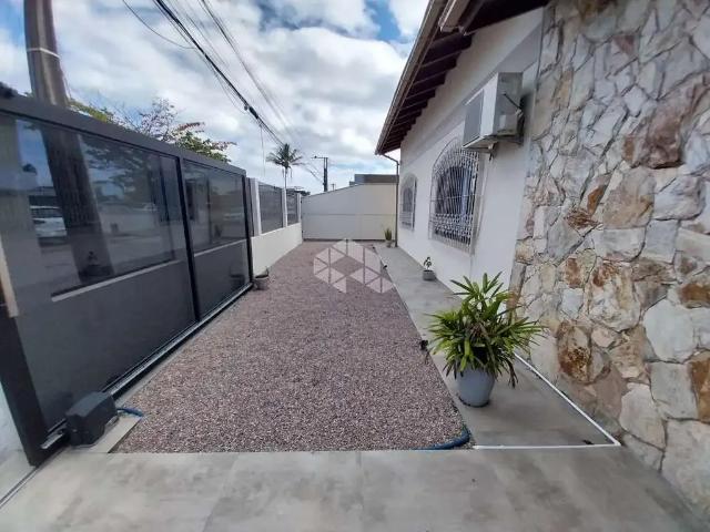 Casa / Sobrado para Venda em Palhoça/SC Rio Grande 3 Quartos