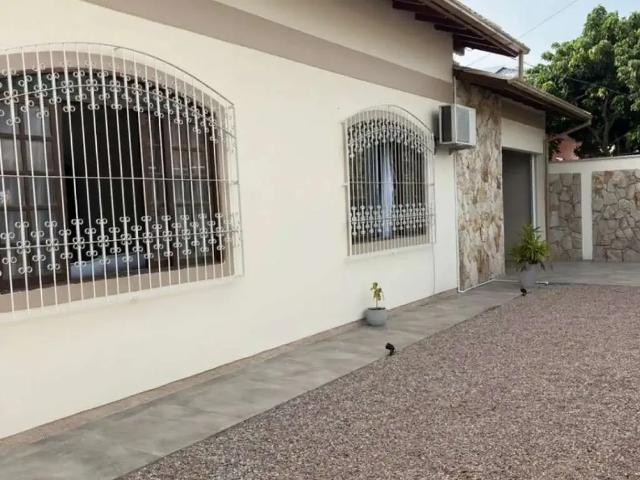 Casa / Sobrado para Venda em Palhoça/SC Rio Grande 3 Quartos