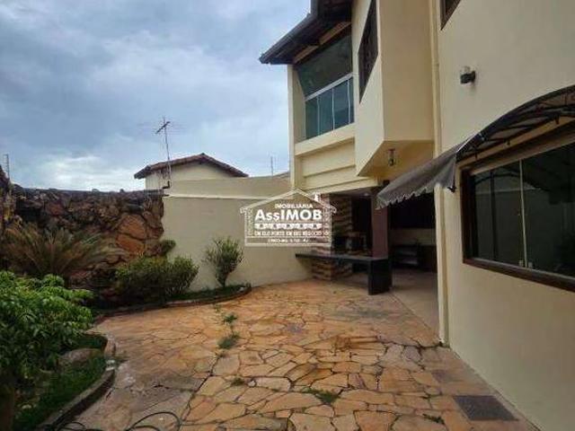 Casa / Sobrado para Venda em Paracatu/MG Alto do Córrego 3 Quartos
