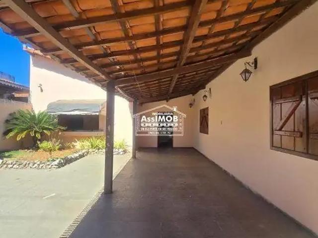Casa / Sobrado para Venda em Paracatu/MG Centro 4 Quartos
