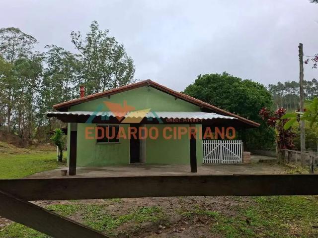 Casa / Sobrado para Venda em Paraibuna/SP Capim D'Angola 3 Quartos