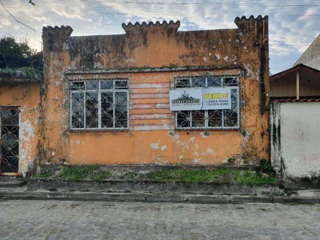 Casa / Sobrado para Venda em Paranaguá/PR Centro Histórico 3 Quartos