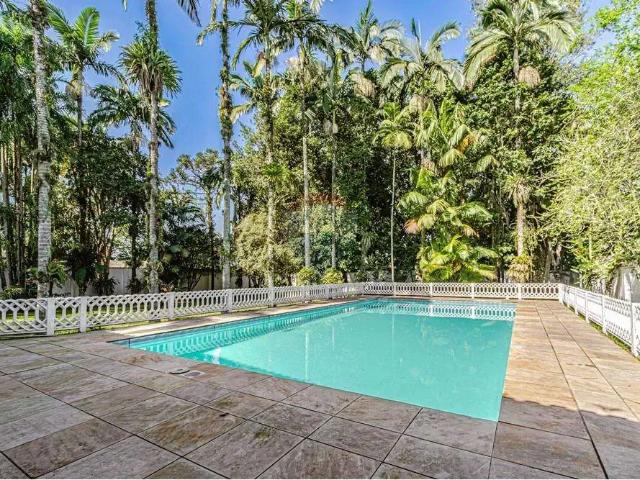 Casa / Sobrado para Venda em Paranaguá/PR Estradinha 4 Quartos