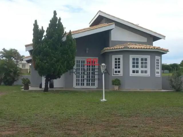 Casa / Sobrado para Venda em Paranapanema/SP Centro 3 Quartos