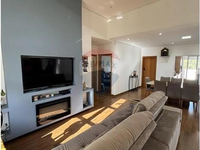 Casa / Sobrado para Venda em Pardinho/SP Centro 3 Quartos
