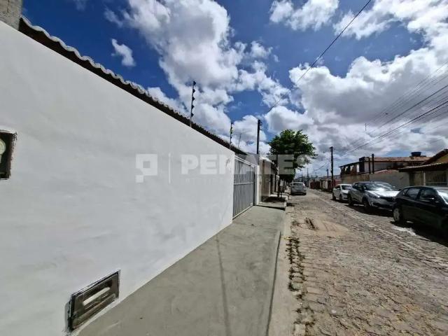 Casa / Sobrado para Venda em Parnamirim/RN Emaús 3 Quartos