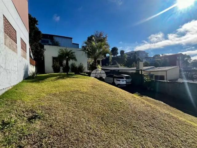 Casa / Sobrado para Venda em Pato Branco/PR Menino Deus 4 Quartos