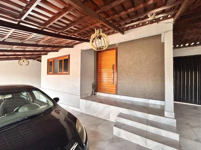 Casa / Sobrado para Venda em Patos de Minas/MG Novo Horizonte 3 Quartos