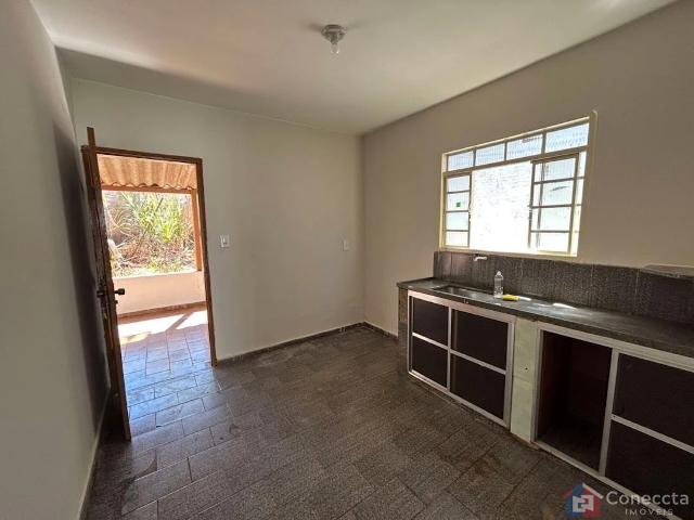 Casa / Sobrado para Venda em Patos de Minas/MG Nova Floresta 2 Quartos