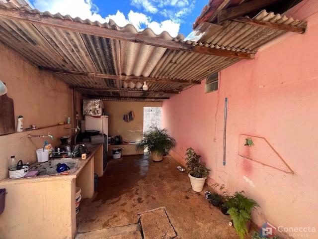 Casa / Sobrado para Venda em Patos de Minas/MG Abner Afonso 2 Quartos