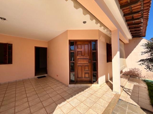 Casa / Sobrado para Venda em Patos de Minas/MG Alto dos Caiçaras 3 Quartos