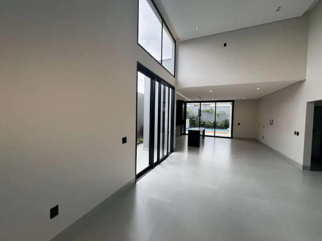 Casa / Sobrado para Venda em Patos de Minas/MG Alto da Serra 4 Quartos