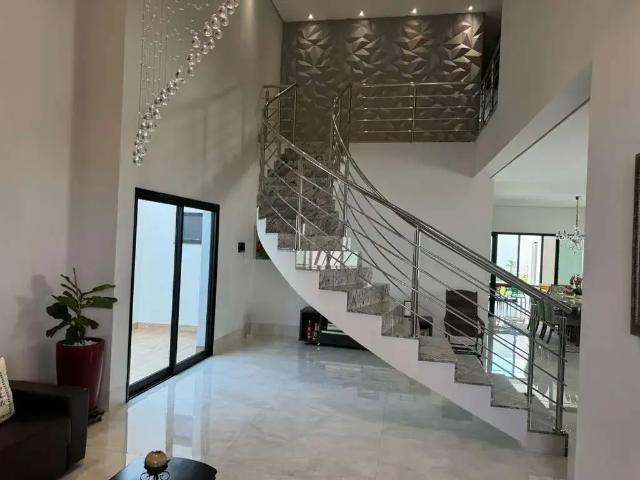 Casa / Sobrado para Venda em Patos de Minas/MG Jardim Califórnia 3 Quartos