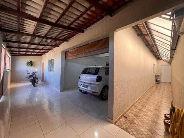 Casa / Sobrado para Venda em Patos de Minas/MG Planalto 2 Quartos
