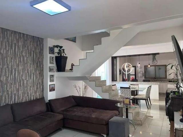 Casa / Sobrado para Venda em Patos de Minas/MG Residencial Gramado 4 Quartos