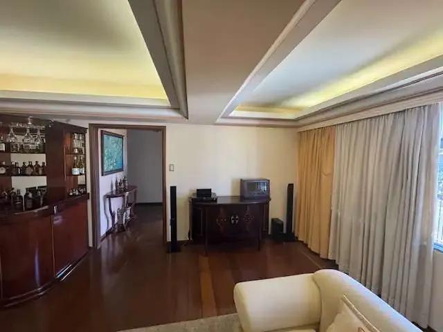 Casa / Sobrado para Venda em Patos de Minas/MG Sobradinho 4 Quartos