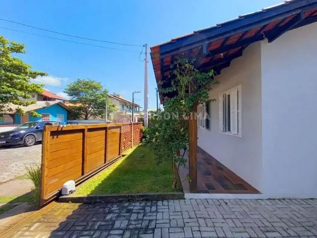Casa / Sobrado para Venda em Penha/SC Praia Alegre 4 Quartos