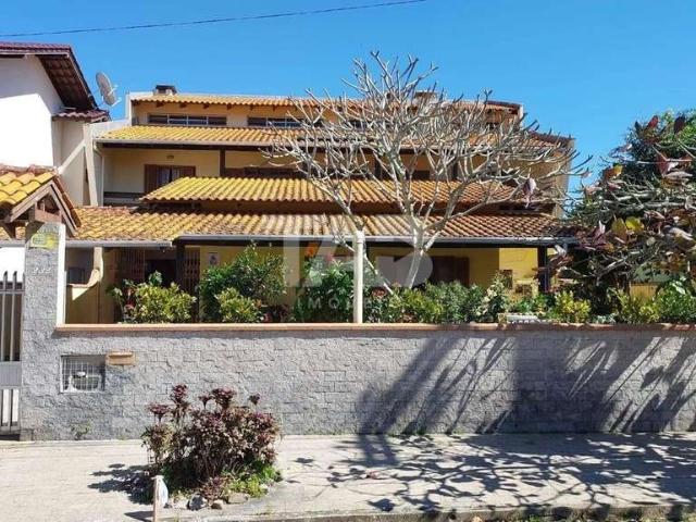 Casa / Sobrado para Venda em Penha/SC Praia Alegre 5 Quartos