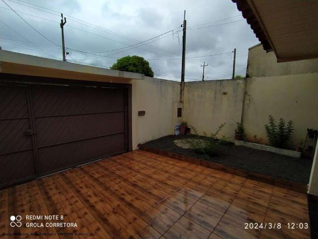Casa / Sobrado para Venda em Peabiru/PR Centro 3 Quartos
