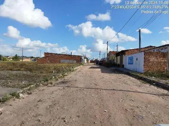 Casa / Sobrado para Venda em Pedras de Fogo/PB Centro 2 Quartos