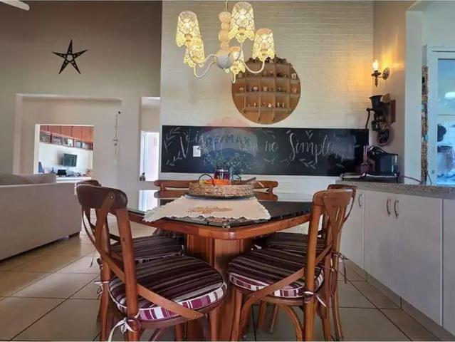 Casa / Sobrado para Venda em Pedreira/SP Centro 4 Quartos