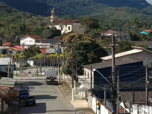 Casa / Sobrado para Venda em Pedro de Toledo/SP Centro 2 Quartos
