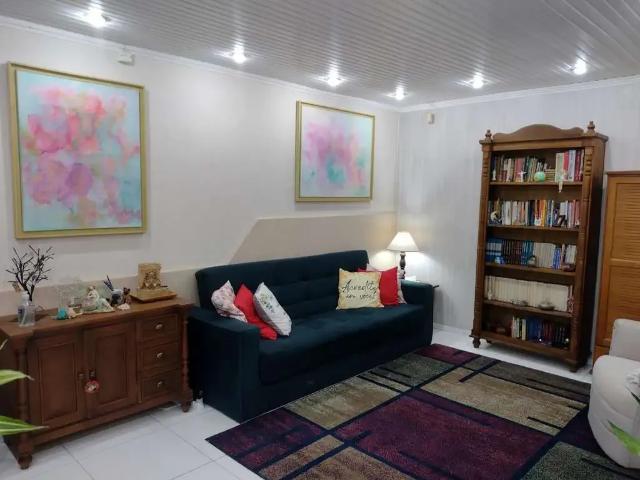 Casa / Sobrado para Venda em Pelotas/RS Centro 2 Quartos