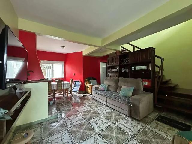 Casa / Sobrado para Venda em Pelotas/RS Centro 3 Quartos
