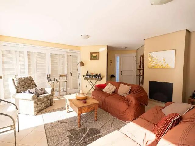 Casa / Sobrado para Venda em Pelotas/RS Centro 3 Quartos