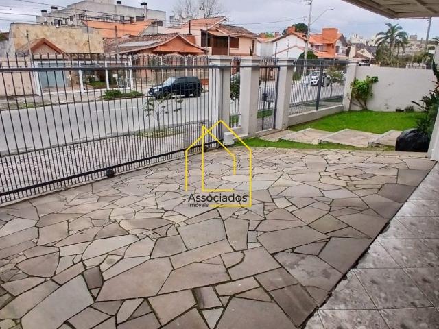 Casa / Sobrado para Venda em Pelotas/RS Centro 3 Quartos
