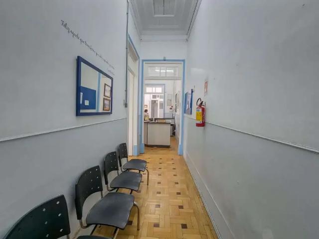 Casa / Sobrado para Venda em Pelotas/RS Centro 4 Quartos
