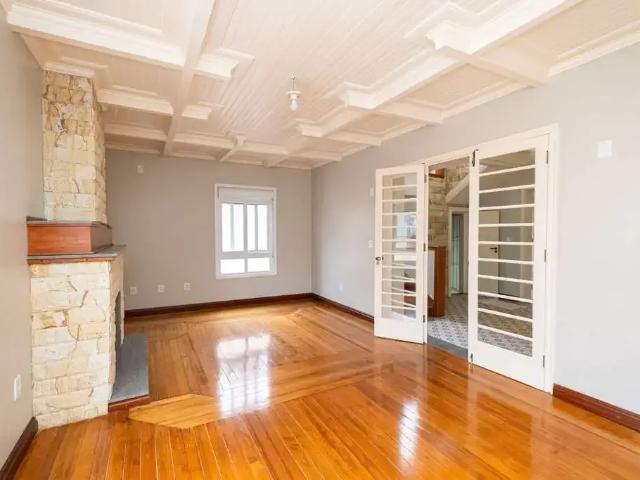 Casa / Sobrado para Venda em Pelotas/RS Centro 4 Quartos