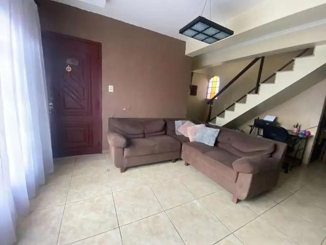 Casa / Sobrado para Venda em Pelotas/RS Areal 3 Quartos
