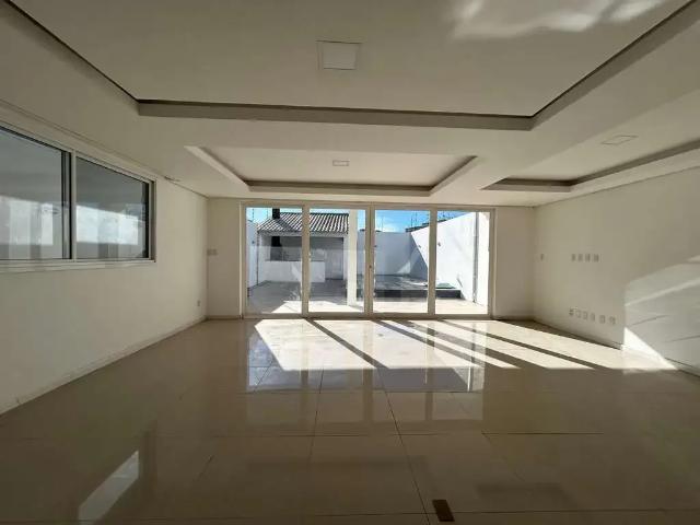 Casa / Sobrado para Venda em Pelotas/RS Areal 3 Quartos