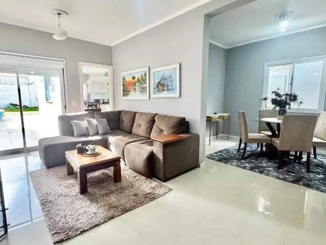 Casa / Sobrado para Venda em Pelotas/RS Areal 3 Quartos