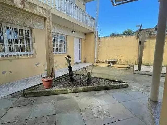 Casa / Sobrado para Venda em Pelotas/RS Areal 3 Quartos