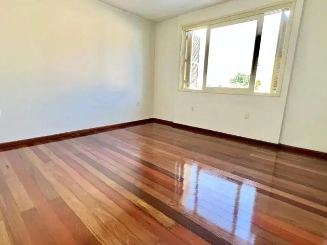 Casa / Sobrado para Venda em Pelotas/RS Areal 3 Quartos