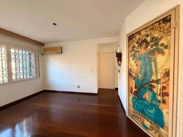 Casa / Sobrado para Venda em Pelotas/RS Areal 3 Quartos
