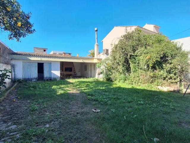 Casa / Sobrado para Venda em Pelotas/RS Areal 2 Quartos