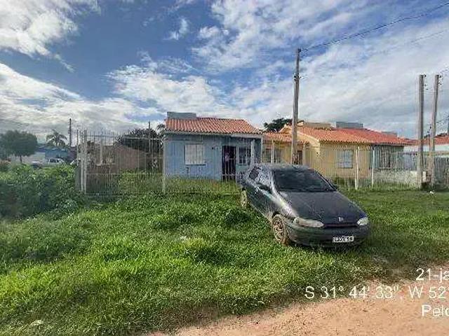 Casa / Sobrado para Venda em Pelotas/RS Areal 2 Quartos