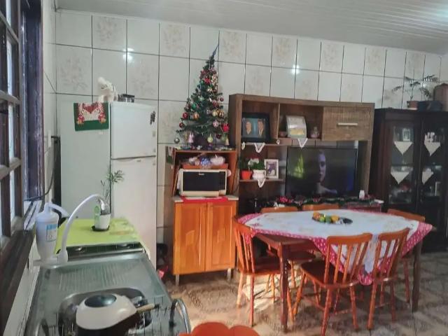 Casa / Sobrado para Venda em Pelotas/RS Areal 4 Quartos