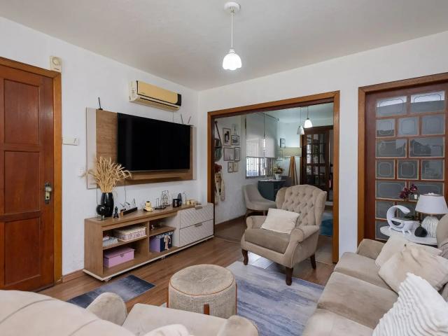 Casa / Sobrado para Venda em Pelotas/RS Areal 4 Quartos