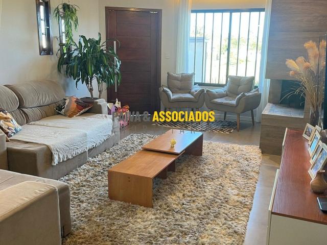 Casa / Sobrado para Venda em Pelotas/RS Areal 4 Quartos