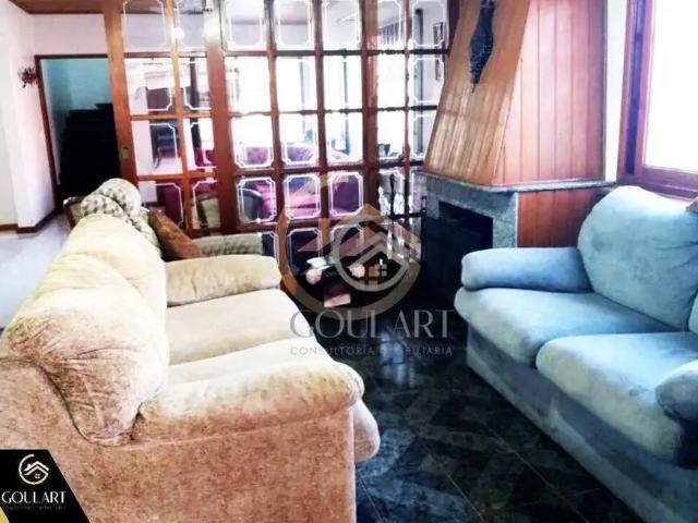 Casa / Sobrado para Venda em Pelotas/RS Areal 4 Quartos