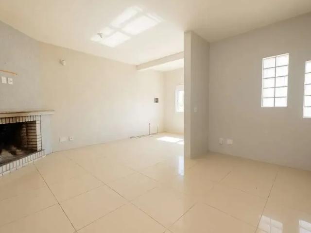Casa / Sobrado para Venda em Pelotas/RS Fragata 4 Quartos