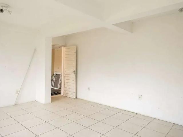 Casa / Sobrado para Venda em Pelotas/RS Fragata 4 Quartos